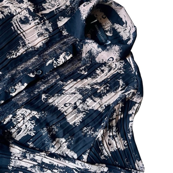 Jennifer Lloyd plisse button up - Picture 2 of 2